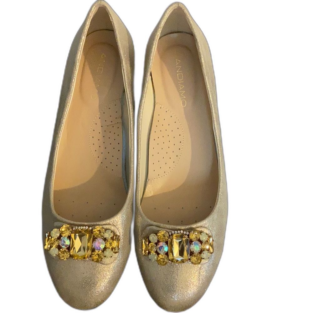Andiamo Women's Broached Flats Gold Size 10M Previously Owned